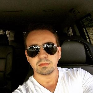 Meet your Posher, Caio